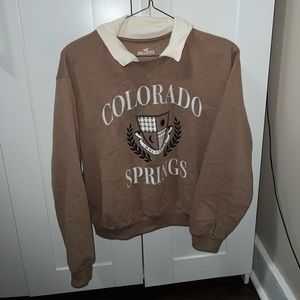 Brown Crewneck with popping collar, medium unisex.